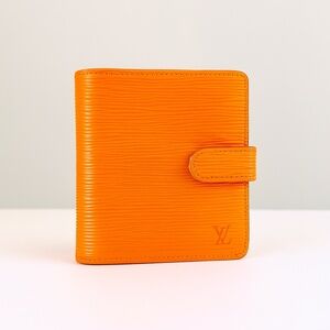 🧡Louis Vuitton Epi Leather Compact Wallet in stunning and hard-to-find Orange 🧡